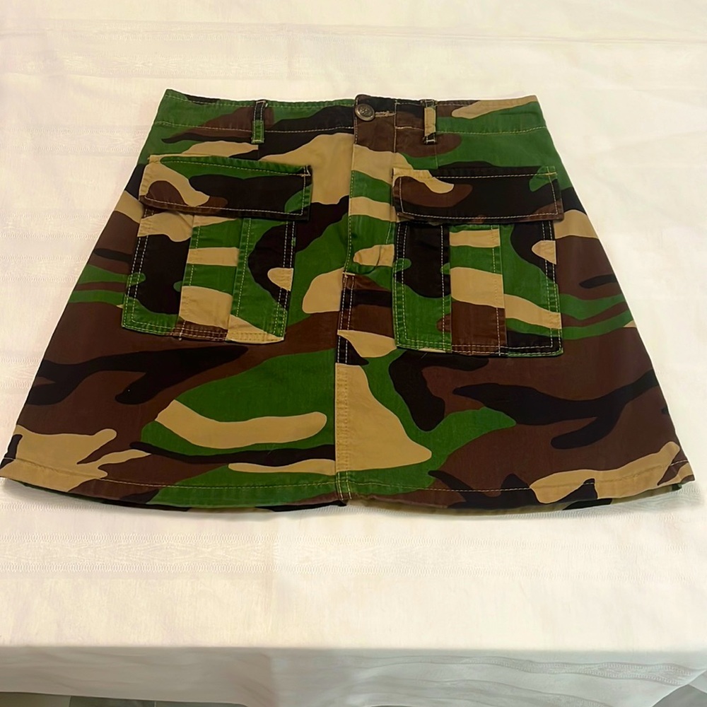 Women’s Cargo Camo Mini Skirt sz. S